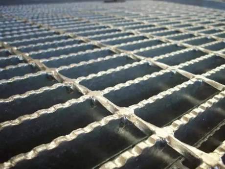 Grelha de Aço Galvanizado a Quente com Superfície Serrilhada