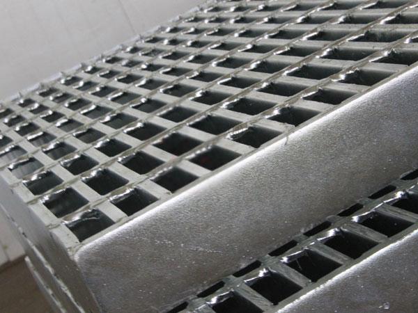 Como as placas de grelha de aço em terminais portuários podem melhorar de forma abrangente a segurança da plataforma Análise de tecnologias-chave