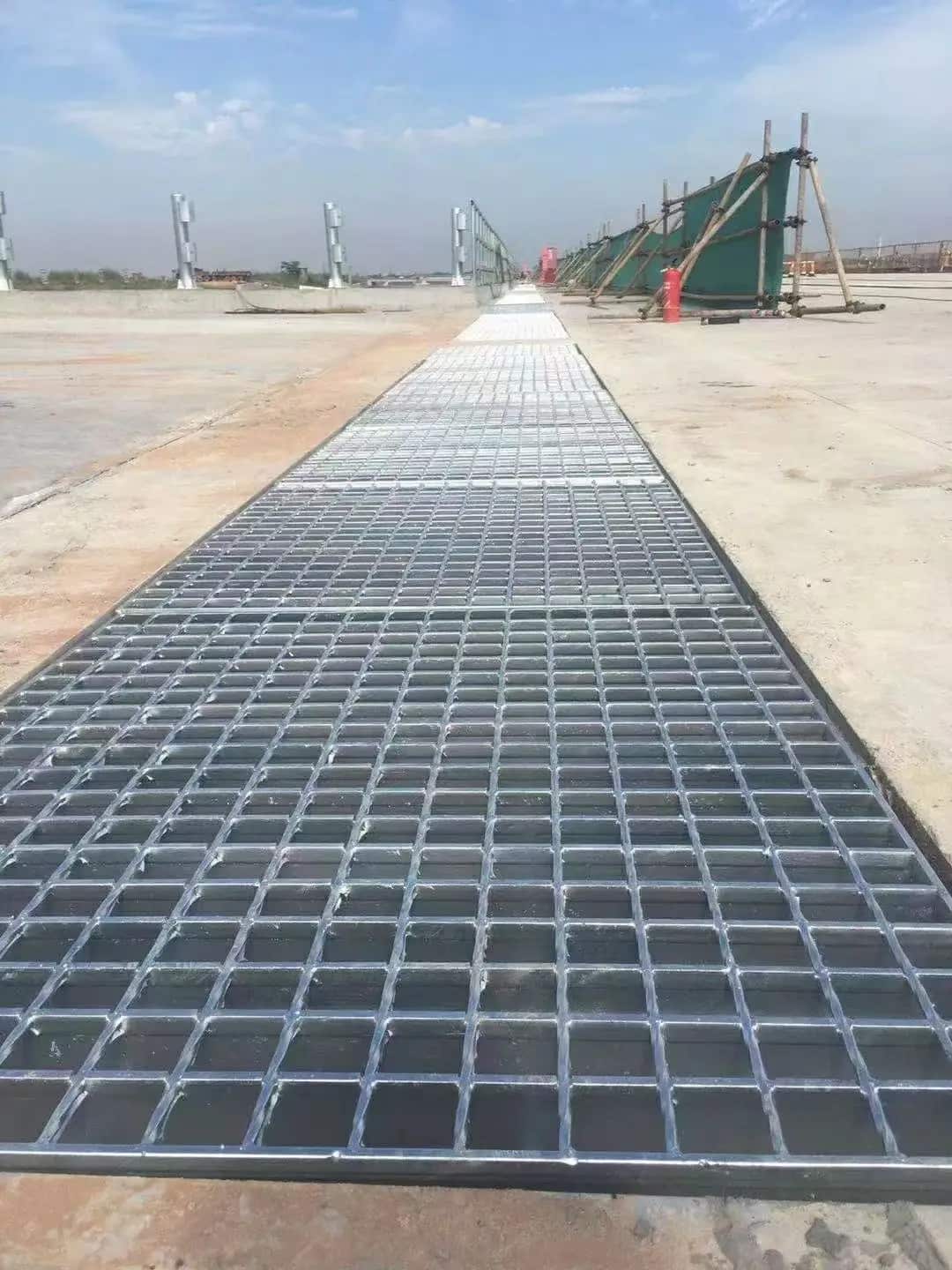 Como as placas de grelha de aço em terminais portuários podem melhorar de forma abrangente a segurança da plataforma Análise de tecnologias-chave