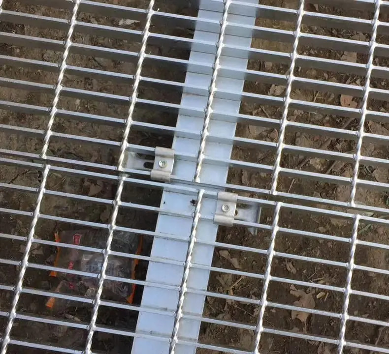 Padrão de teste de capacidade de carga para grade de aço em passarela de manutenção de usinas fotovoltaicas Padrão de teste de capacidade de carga para grade de aço em passarela de manutenção de usinas fotovoltaicas