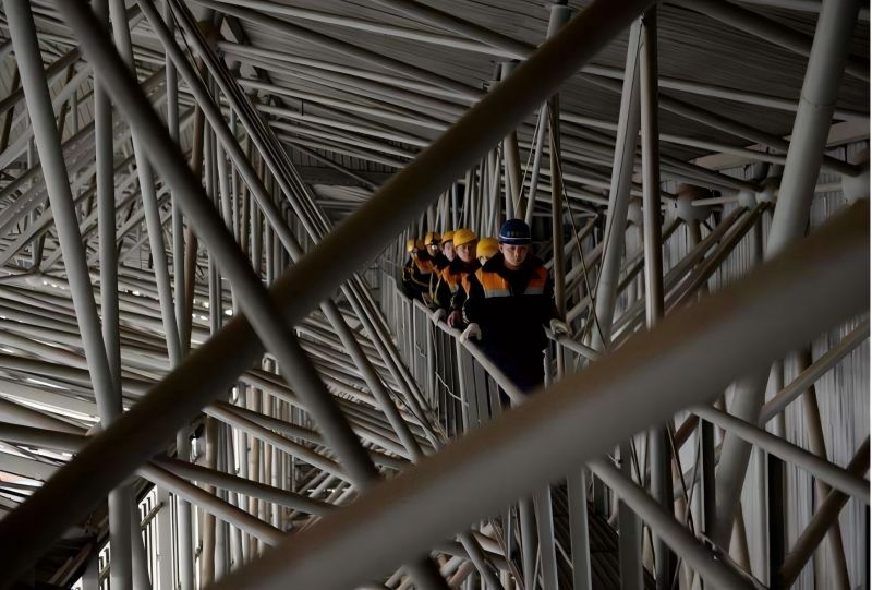 A_grade_de_aco_para_passarela_de_estadio_01.jpg A_grade_de_aco_para_passarela_de_estadio_01.jpg